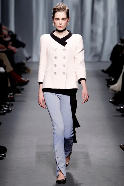 Look 12